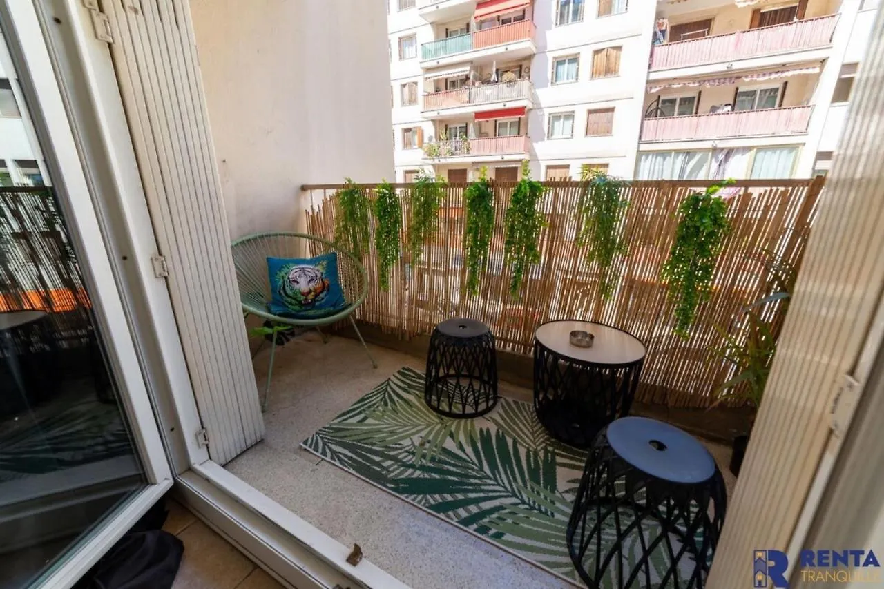 Appartement Chambre 2 René CASSINBalconWIFIMini-frigoTV à Nice