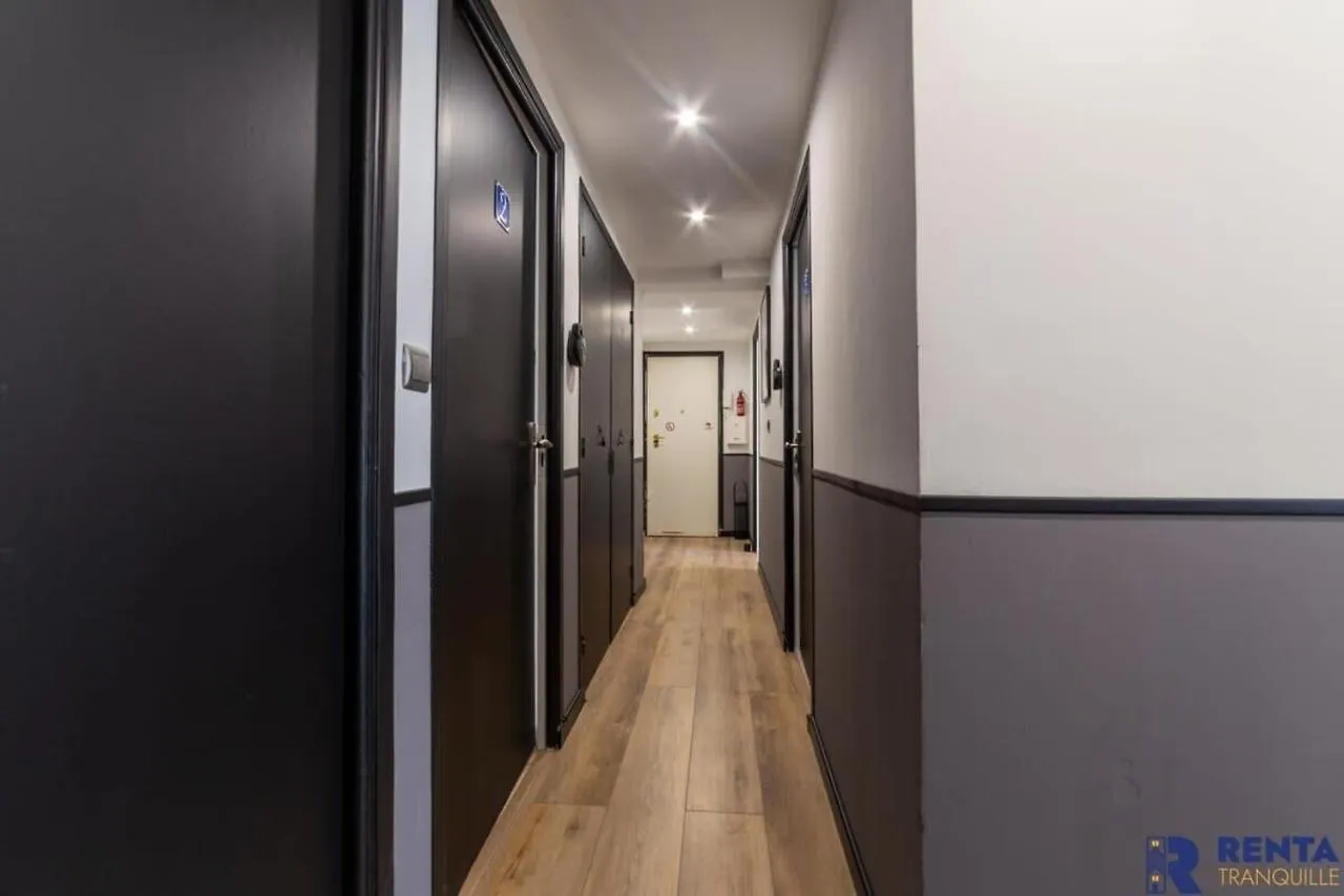 Appartement Chambre 2 René CASSINBalconWIFIMini-frigoTV à Nice