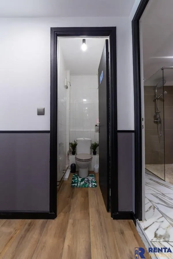 Appartement Chambre 2 René CASSINBalconWIFIMini-frigoTV à Nice France